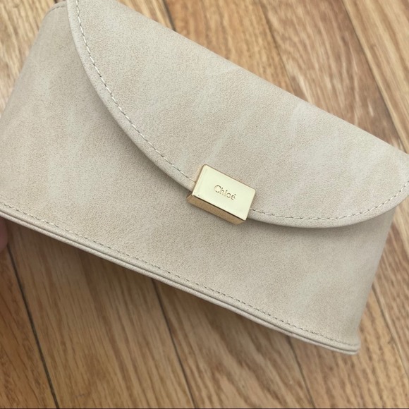 Chic Gold and Brown Sunglasses - Picture 2 of 5